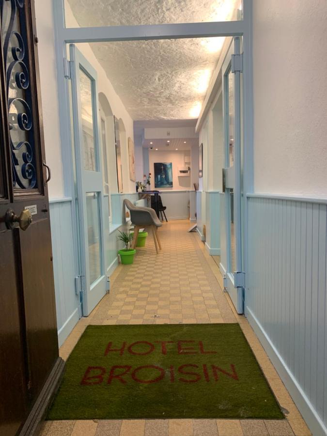Initial By Balladins, Hotel Restaurant Broisin Екс ле Бен Екстериор снимка